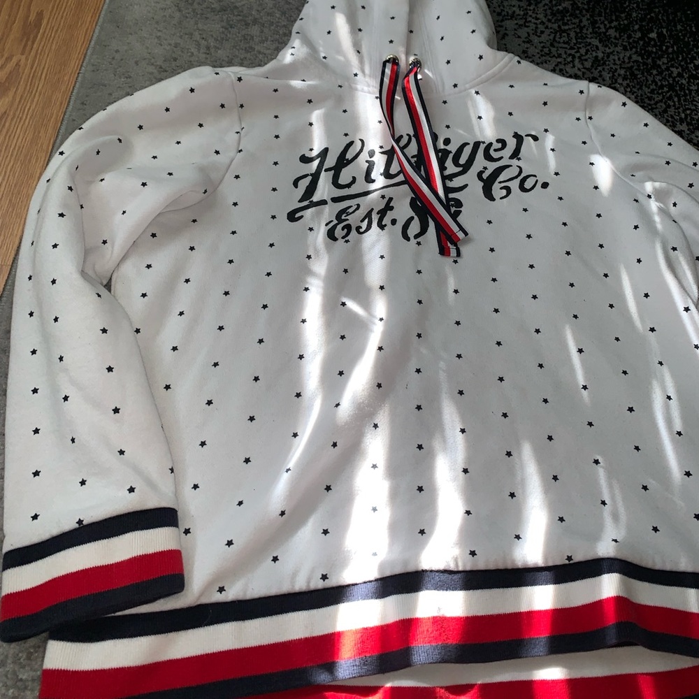 Tommy hoodie size small